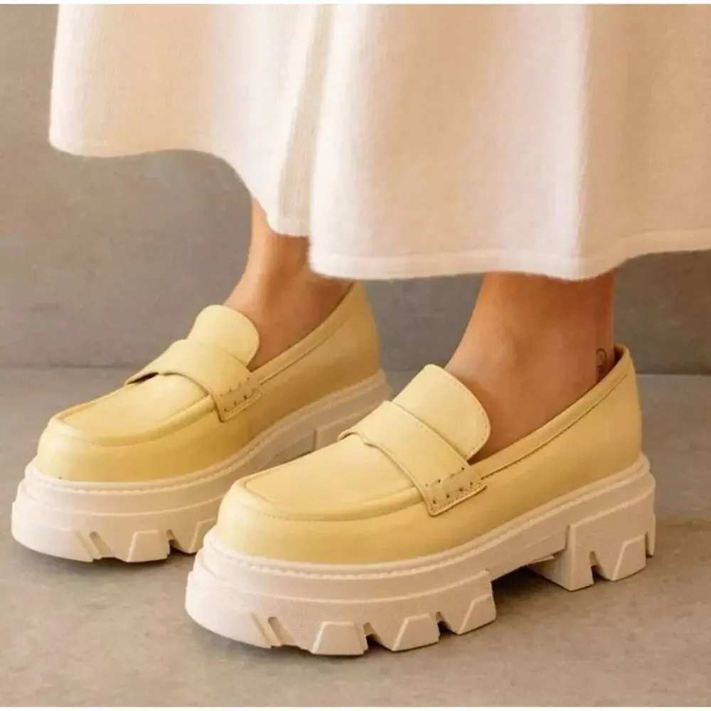 Alohas Trailblazer Leather Chunky Loafers in Mellow Yellow Size‎ EU 39 US 8.5